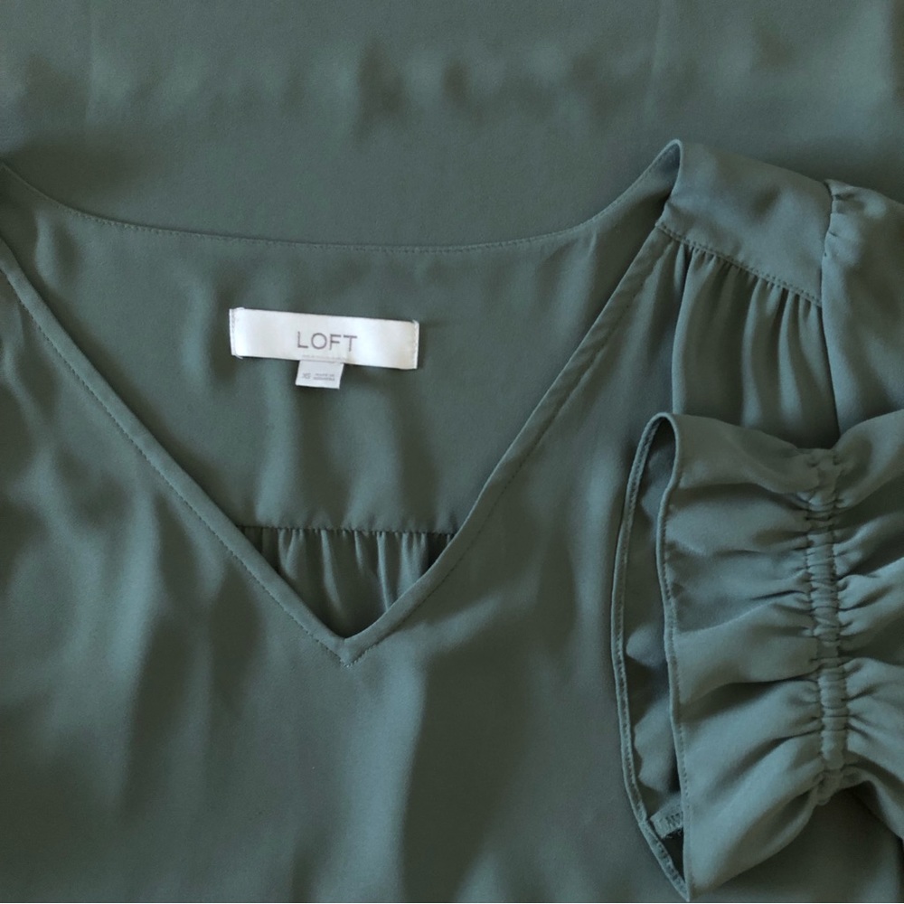 LOFT v-neck puff-sleeve blouse - Picture 3 of 5